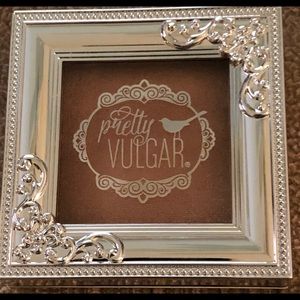 Pretty vulgar Shimmering Swan Highlighters